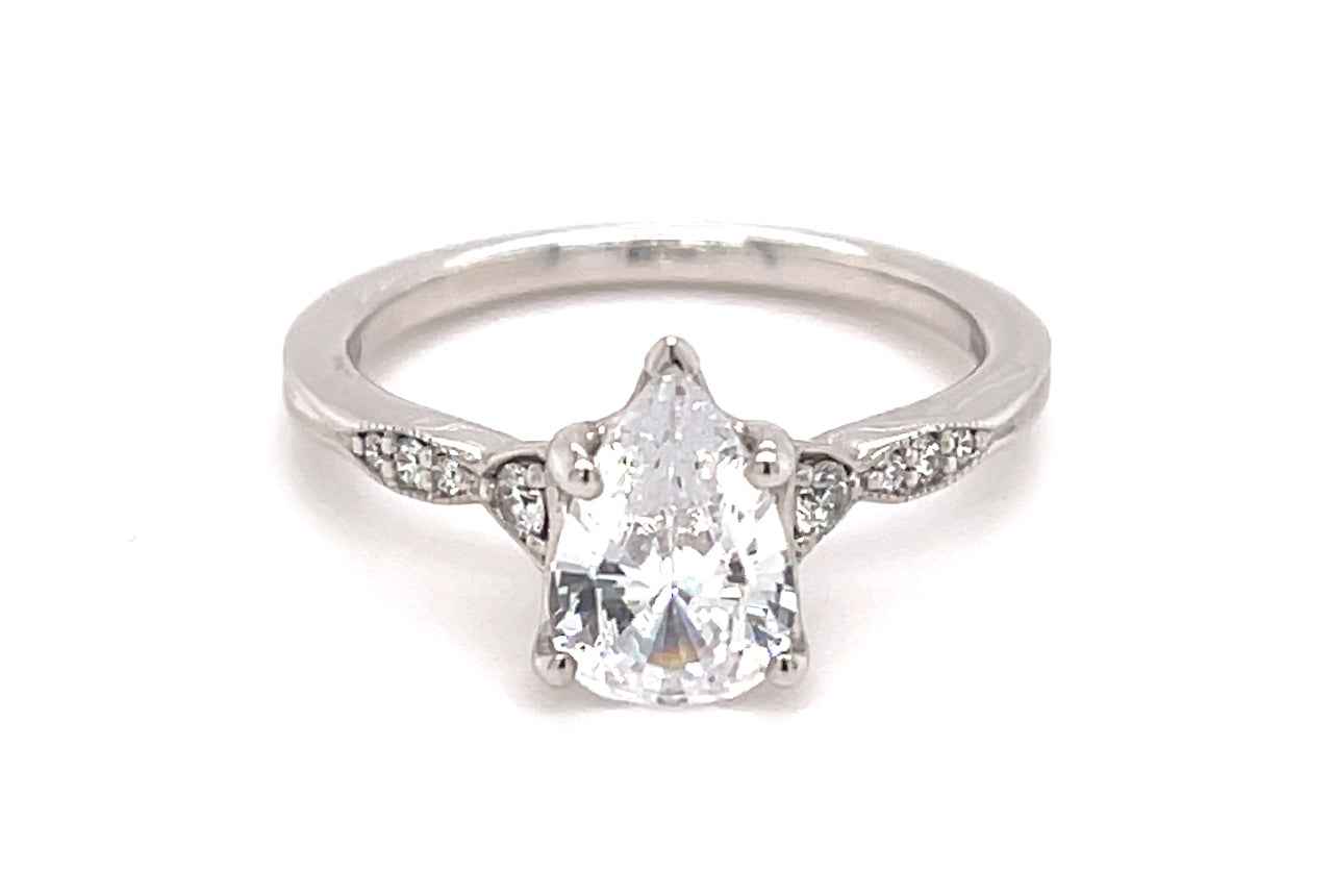 The Alida / 0.86 CTW Pear Lab Diamonds