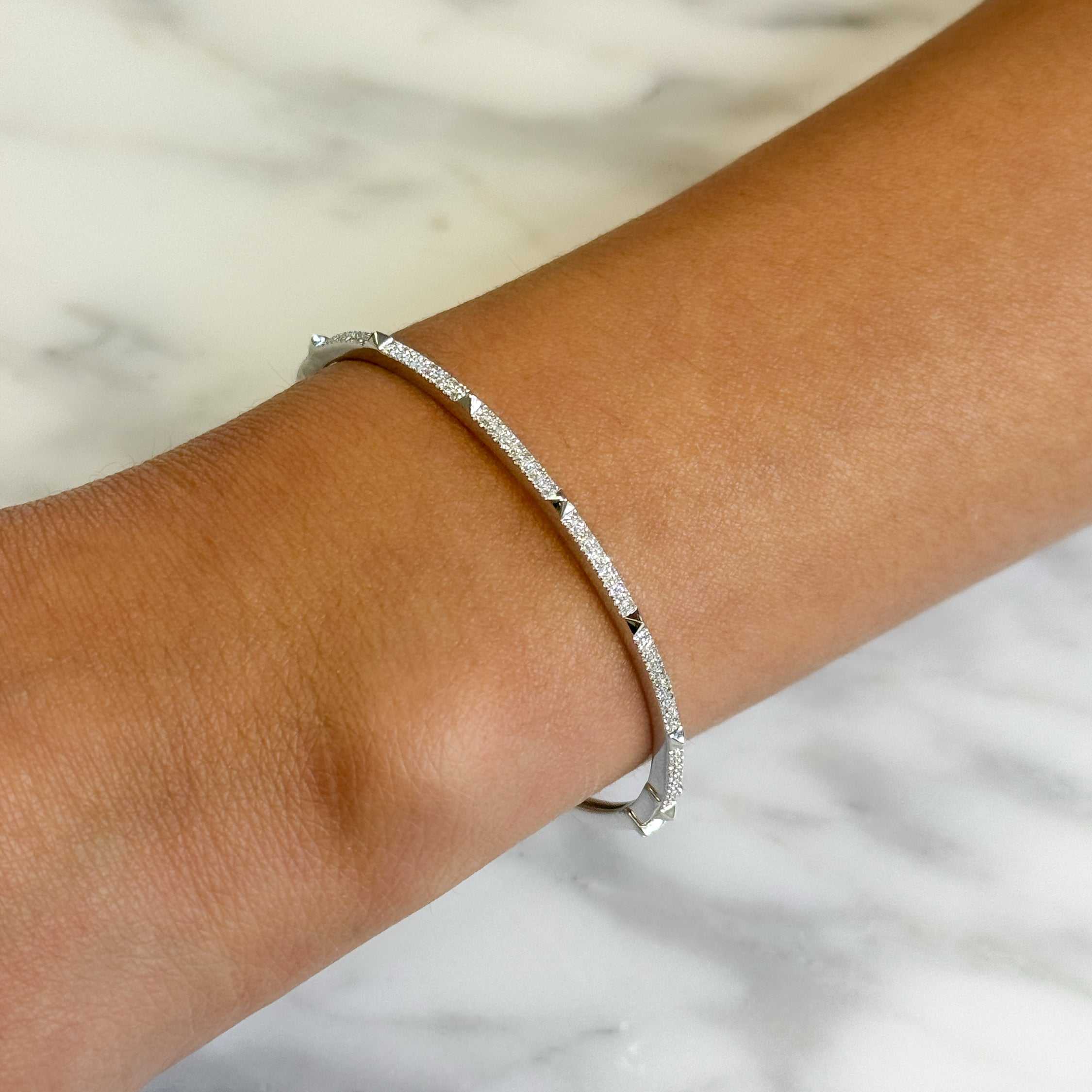 14kt white gold/hover