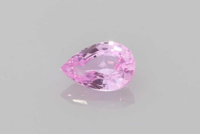 4x6mm Pear Sapphire