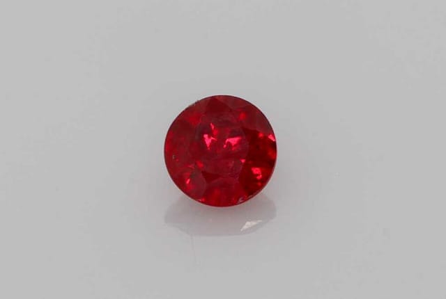 4x4mm Round Ruby Red Color EC Clarity Ideal Cut