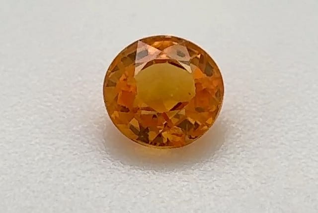 4x4mm Round Sapphire