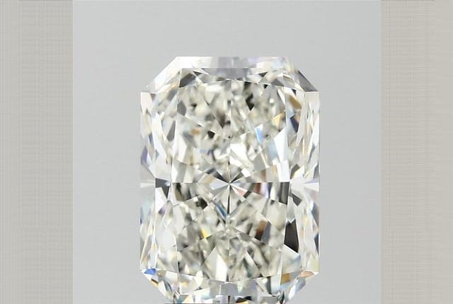 4.01 Carat Radiant Diamond