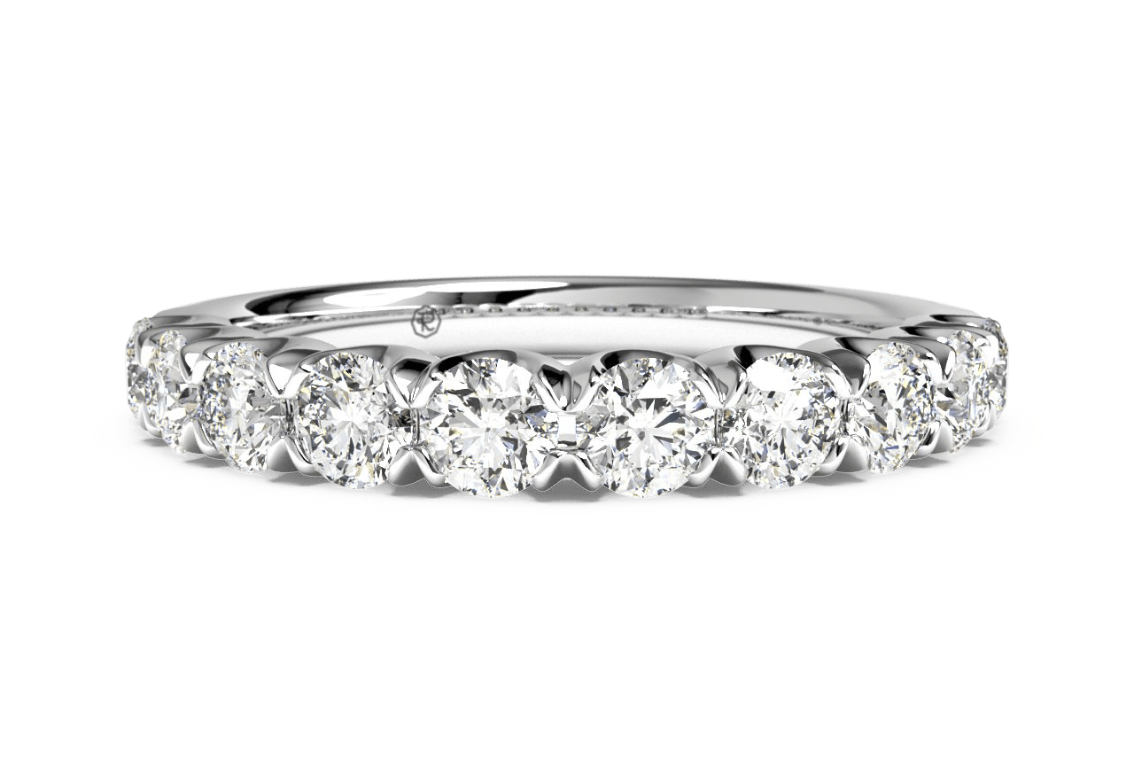 Women's 0.55 CTW Shared-prong Diamond Wedding Ring