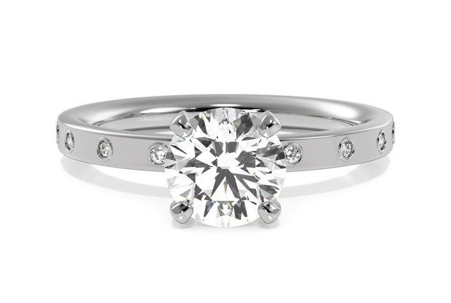 round cut diamond engagement ring