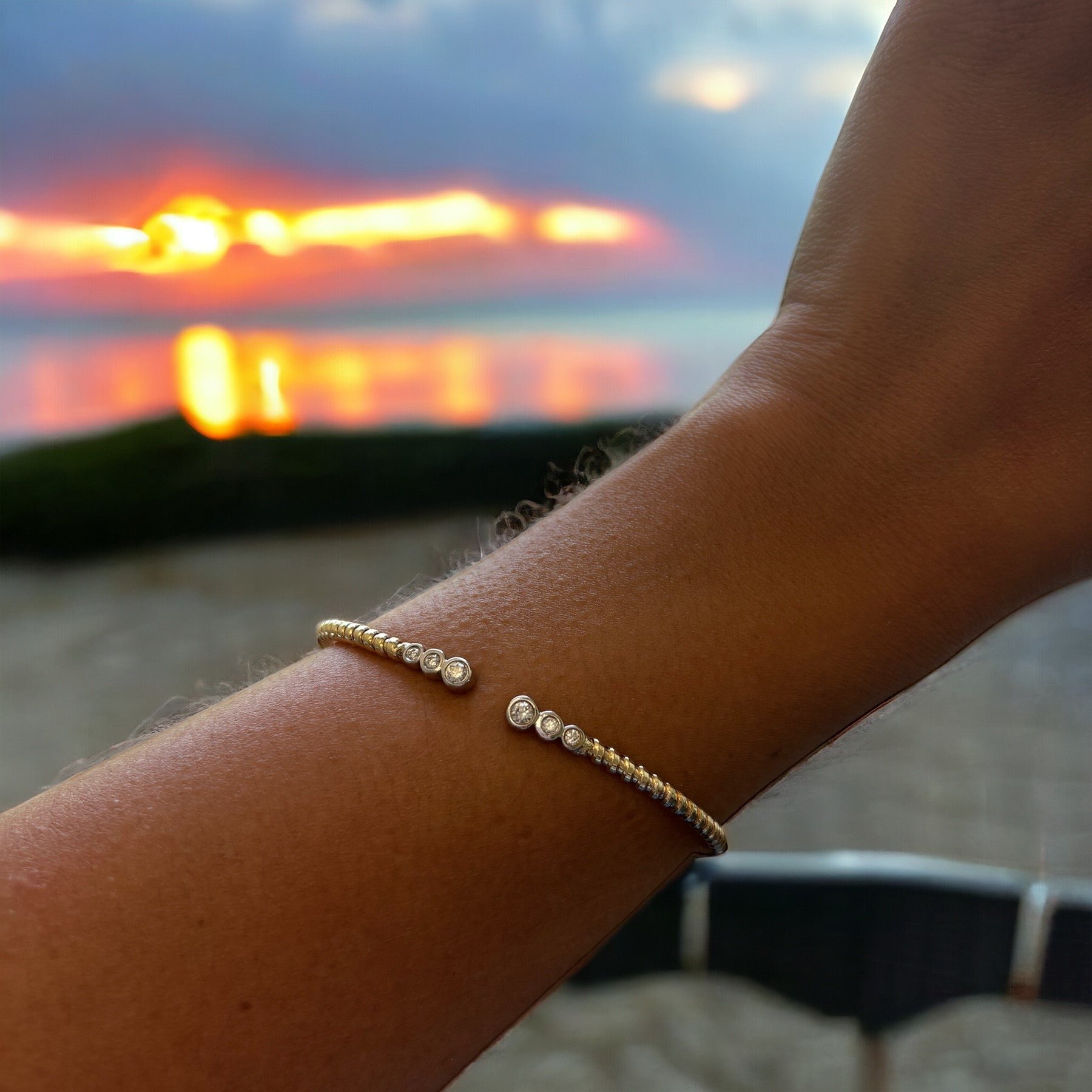 14kt yellow gold/hover