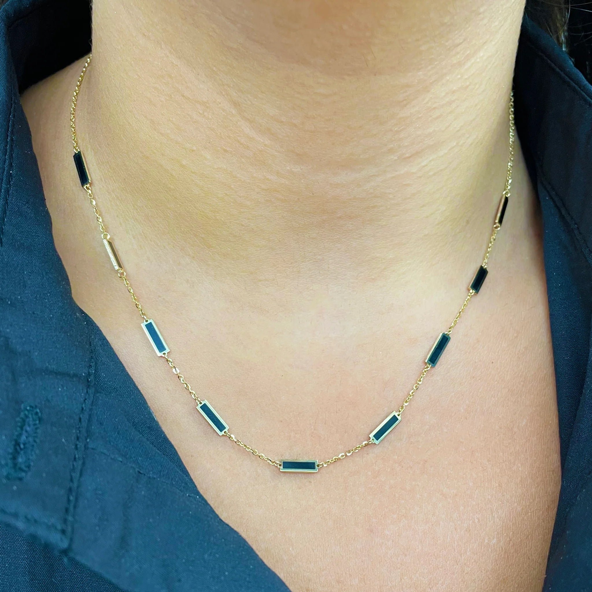 14kt yellow gold/model